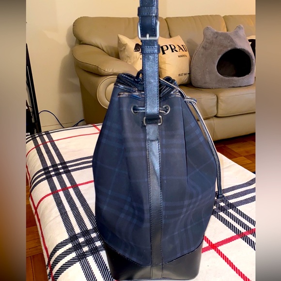 Authentic vintage Burberry bucket bag - Picture 6 of 13